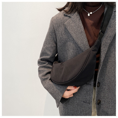 NYLON CROSSBODY BAG CROSSBODY BAG FEMALE 2024 NEW DUMPLING LIGHTWEIGHT UNDERARM BAG ALL SHOULDER CANVAS BAG