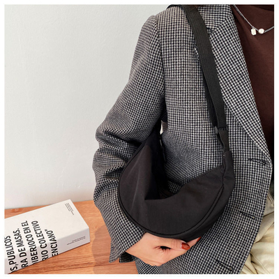 NYLON CROSSBODY BAG CROSSBODY BAG FEMALE 2024 NEW DUMPLING LIGHTWEIGHT UNDERARM BAG ALL SHOULDER CANVAS BAG