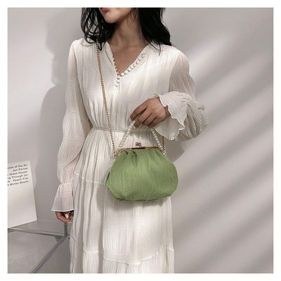 2024 NEW RETRO FAIRY SOLID COLOR SMALL BAG WHITE HAND PEARL BAG WOMEN'S NET YARN INS SIMPLE CROSSBODY BAG