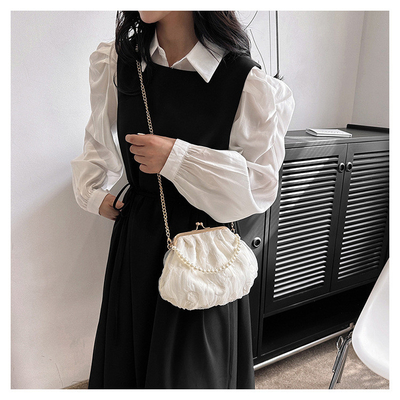 2024 NEW RETRO FAIRY SOLID COLOR SMALL BAG WHITE HAND PEARL BAG WOMEN'S NET YARN INS SIMPLE CROSSBODY BAG