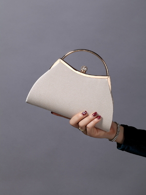 EUROPE AND THE UNITED STATES RETRO SOLID COLOR PLEATED HAND RING FASHION LOCK CLOSED DINNER BAG CHAIN CROSSBODY BAG