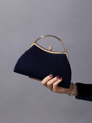 EUROPE AND THE UNITED STATES RETRO SOLID COLOR PLEATED HAND RING FASHION LOCK CLOSED DINNER BAG CHAIN CROSSBODY BAG