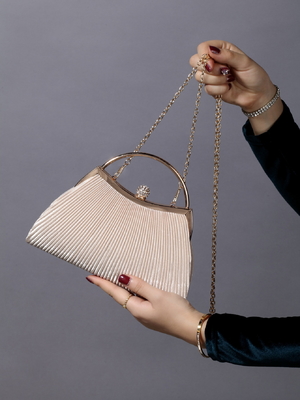 EUROPE AND THE UNITED STATES RETRO SOLID COLOR PLEATED HAND RING FASHION LOCK CLOSED DINNER BAG CHAIN CROSSBODY BAG