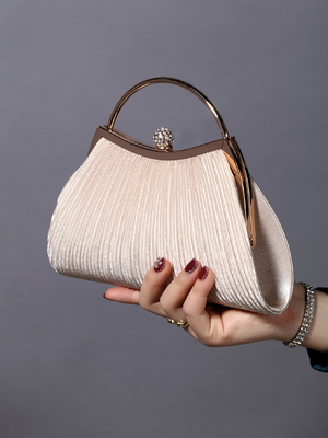 EUROPE AND THE UNITED STATES RETRO SOLID COLOR PLEATED HAND RING FASHION LOCK CLOSED DINNER BAG CHAIN CROSSBODY BAG