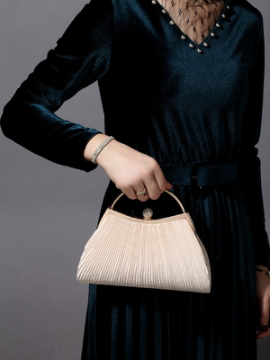 EUROPE AND THE UNITED STATES RETRO SOLID COLOR PLEATED HAND RING FASHION LOCK CLOSED DINNER BAG CHAIN CROSSBODY BAG