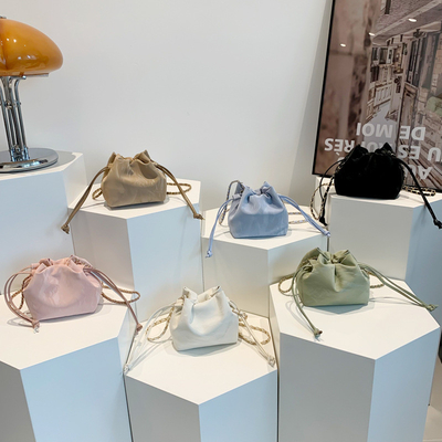 ​2024 NEW FASHION NICHE DESIGN SPRING/SUMMER CROSSBODY BAG SENIOR SENSE PLEATED BUCKET BAG