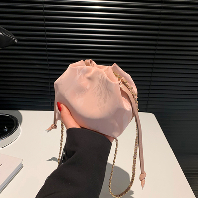 ​2024 NEW FASHION NICHE DESIGN SPRING/SUMMER CROSSBODY BAG SENIOR SENSE PLEATED BUCKET BAG
