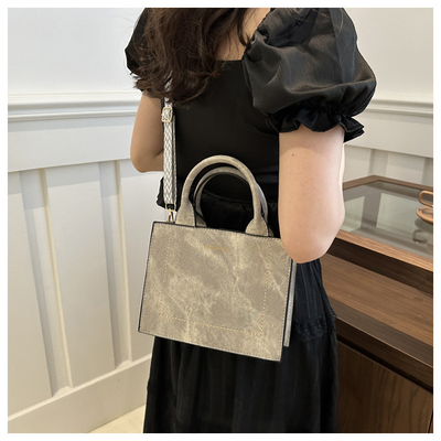 VINTAGE CHIC TEXTURED LETTER TOTE BAG WOMEN'S BAG 2024 NEW LARGE CAPACITY FASHION HANDBAG WIDE STRAP SHOULDER BAG