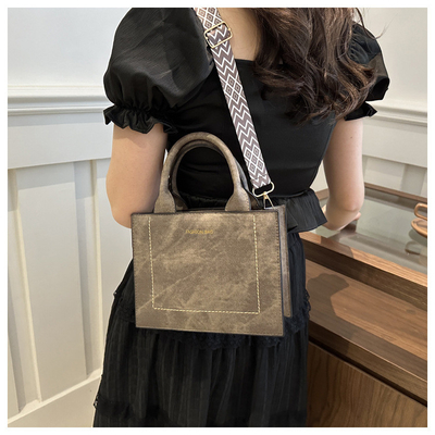 VINTAGE CHIC TEXTURED LETTER TOTE BAG WOMEN'S BAG 2024 NEW LARGE CAPACITY FASHION HANDBAG WIDE STRAP SHOULDER BAG