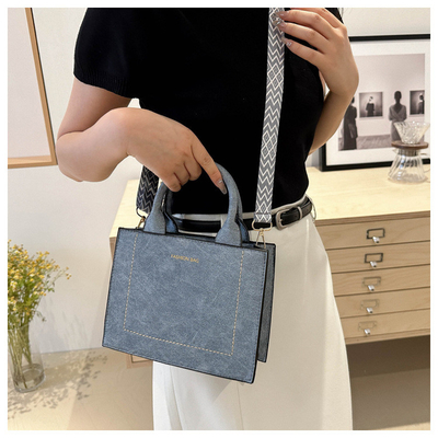 VINTAGE CHIC TEXTURED LETTER TOTE BAG WOMEN'S BAG 2024 NEW LARGE CAPACITY FASHION HANDBAG WIDE STRAP SHOULDER BAG