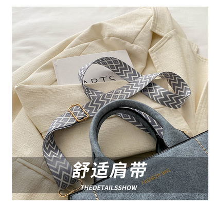 VINTAGE CHIC TEXTURED LETTER TOTE BAG WOMEN'S BAG 2024 NEW LARGE CAPACITY FASHION HANDBAG WIDE STRAP SHOULDER BAG