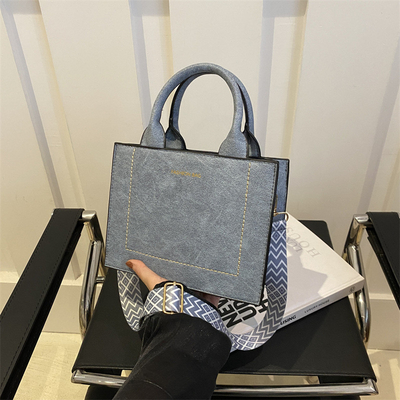 VINTAGE CHIC TEXTURED LETTER TOTE BAG WOMEN'S BAG 2024 NEW LARGE CAPACITY FASHION HANDBAG WIDE STRAP SHOULDER BAG