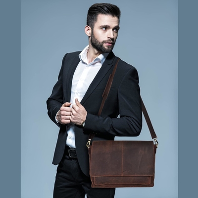 OAK LEATHERS LEATHER MESSENGER BAG FOR MEN AND WOMEN - LAPTOP BRIEFCASE BAG FOR COLLEGE, OFFICE, ADJUSTABLE SHOULDER