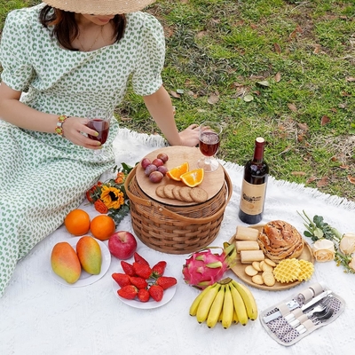 Small Picnic Baskets with Insulated Cooler, Picnic Basket Hamper for 2, Woodchip Wicker Basket, Including 2 Sets