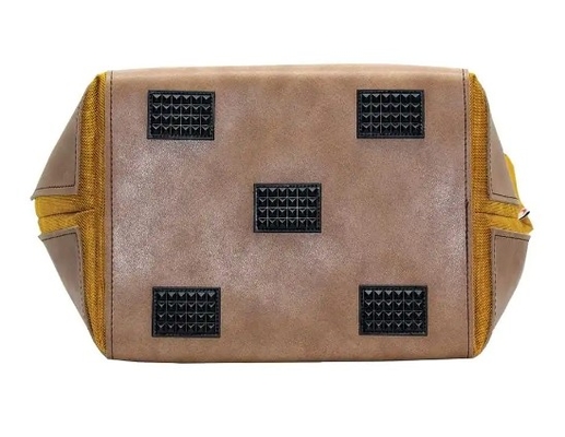 Fire Resistant Courier Bag – Made to Order With the tuff hide trim, square bottom, durable webbed handles and built in lock it is surely a valued product in every office, mail room or warehouse!